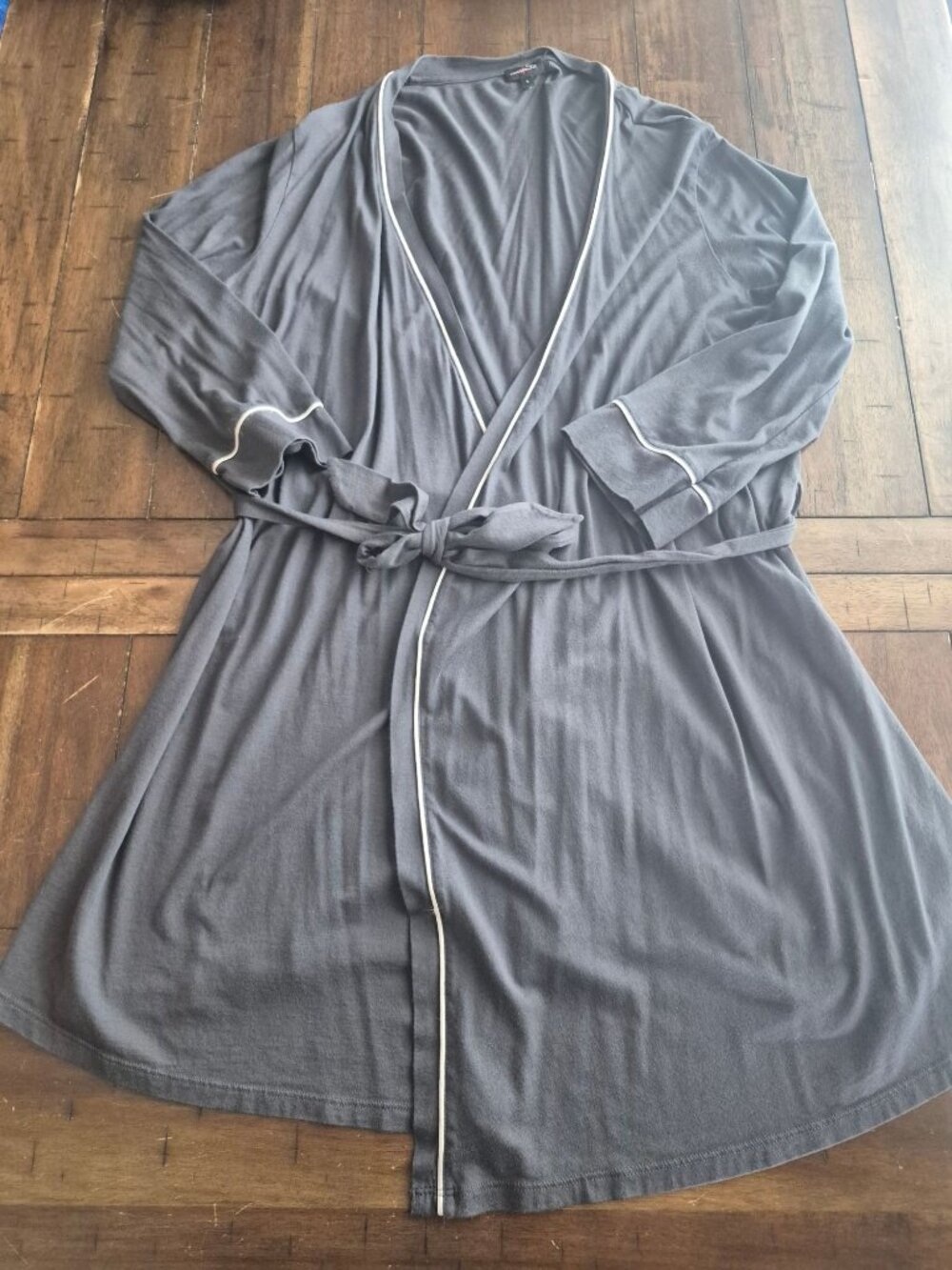 Cosabella Gray Robe With Tie Waist & White Trim Size Large - Picture 4 of 7